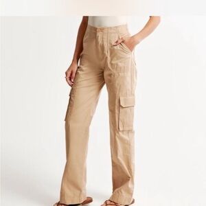 NWT Abercrombie and Fitch Womens Tan Cargo Pants